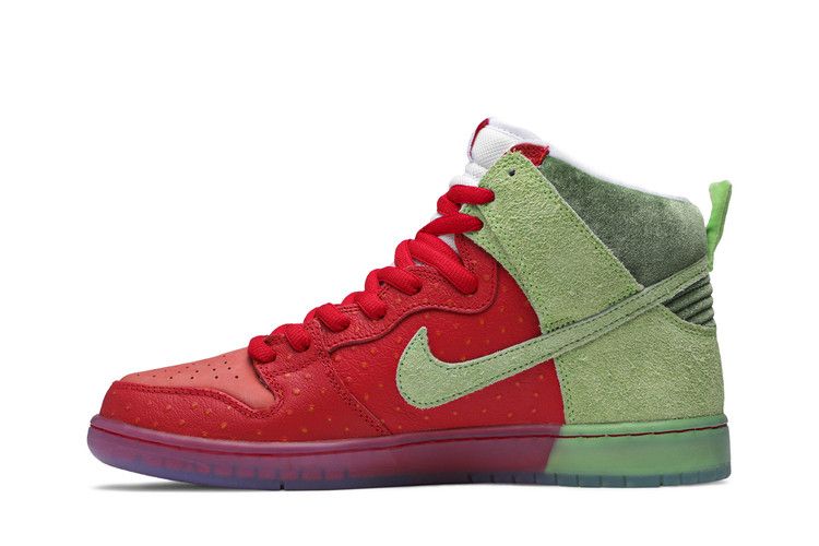 Dunk High SB 'Strawberry Cough' Special Box