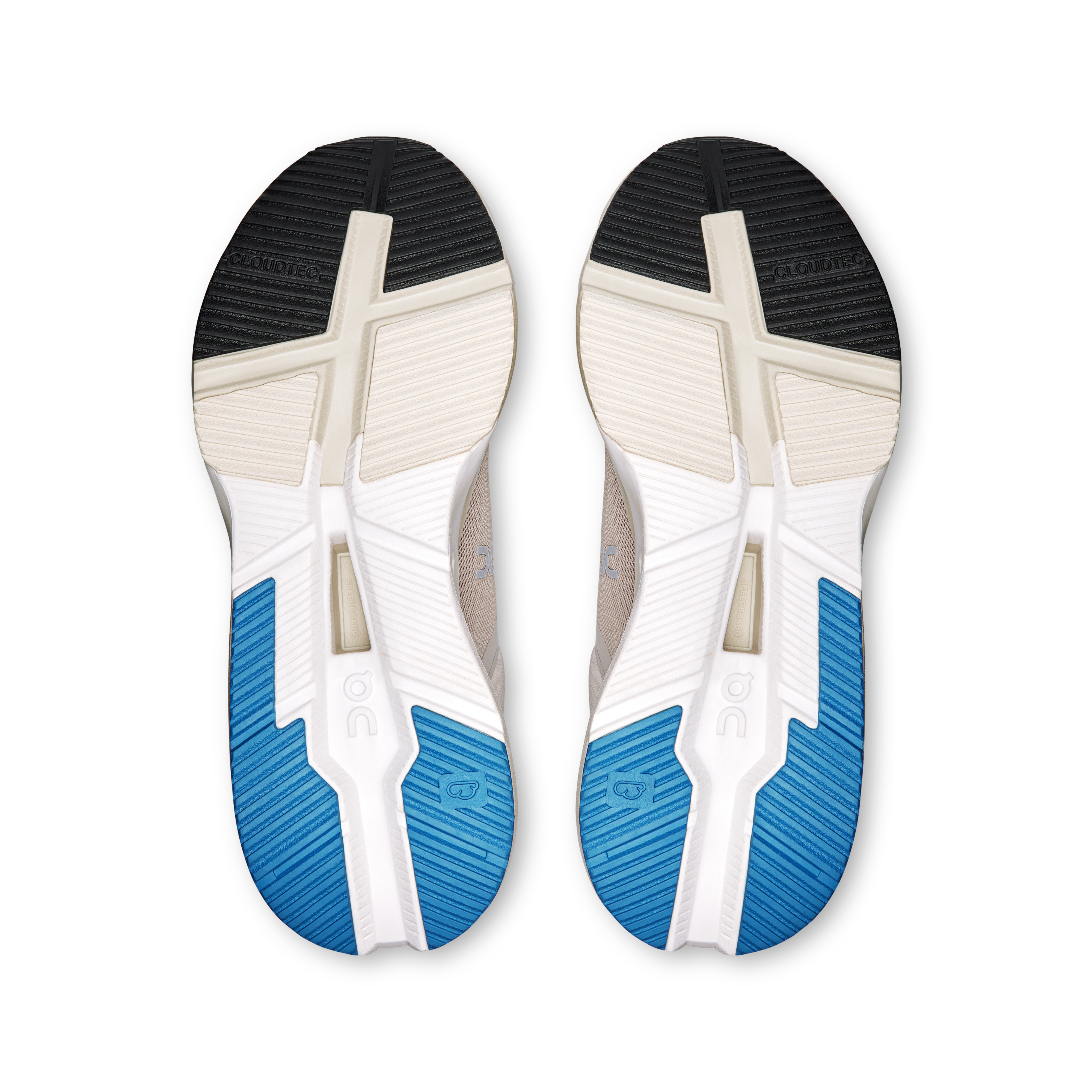 On Running Cloudnova X Desert Niagara