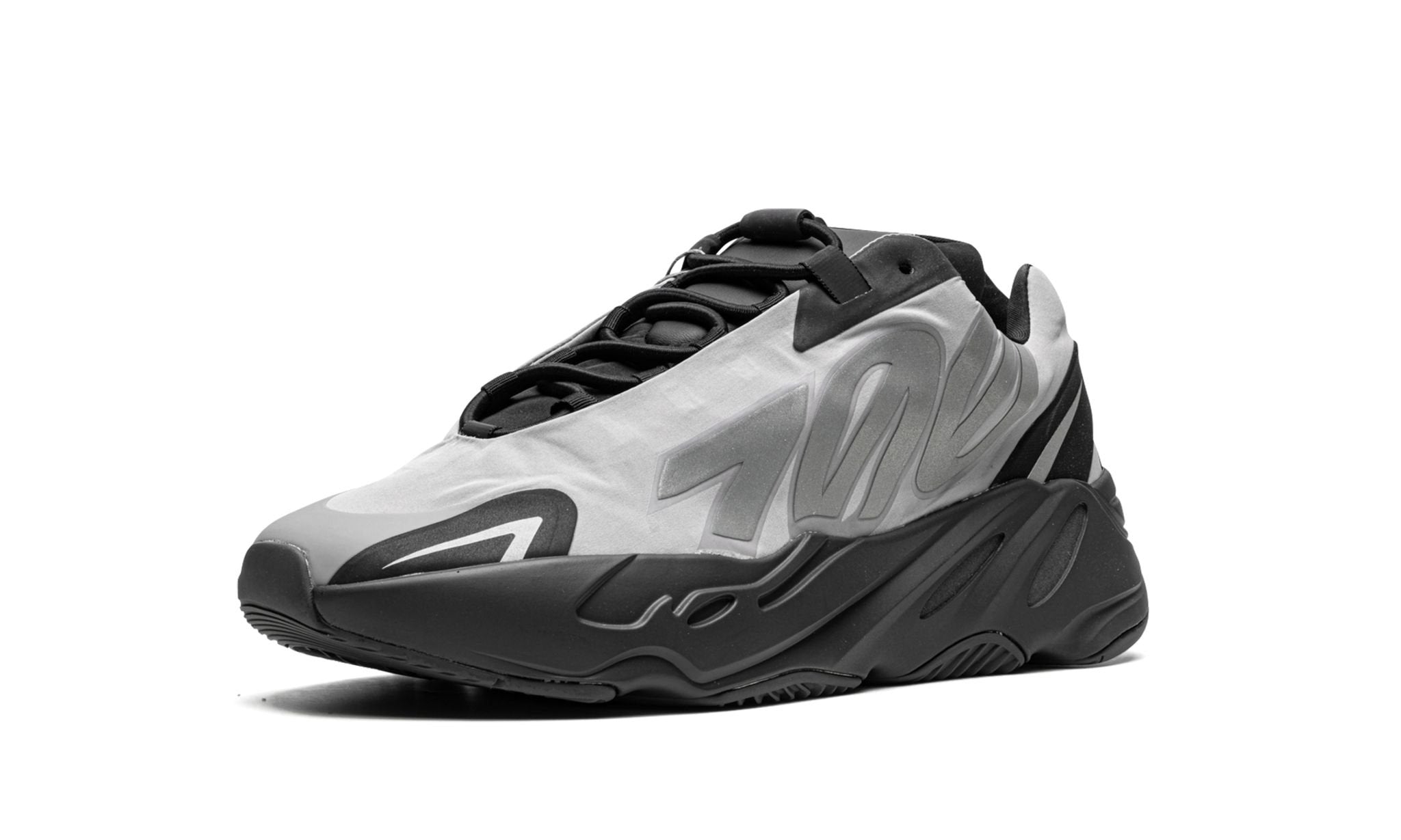Yeezy Boost 700 Mnvn Metallic