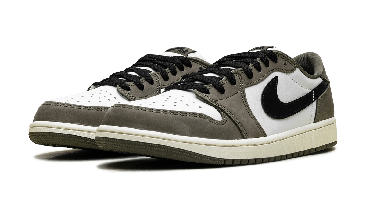 Air Jordan 1 Retro Low OG 'Medium Olive' - Guerdon Kicks - Sneakers