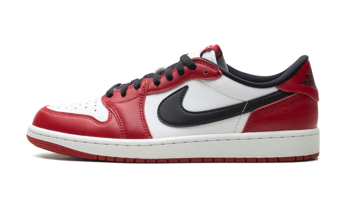 Air Jordan 1 Retro Low OG 'Chicago' 2025