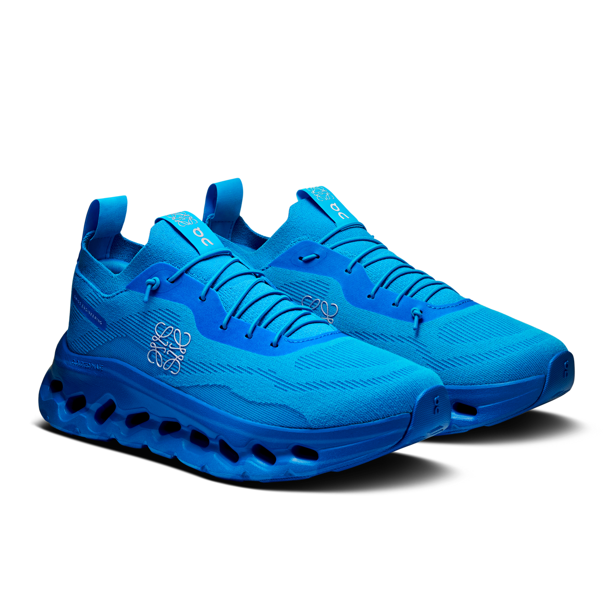 Cloudtilt LOEWE W Electric Blue