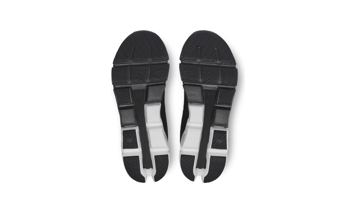 Cloudflyer 4 Wide Black | White W