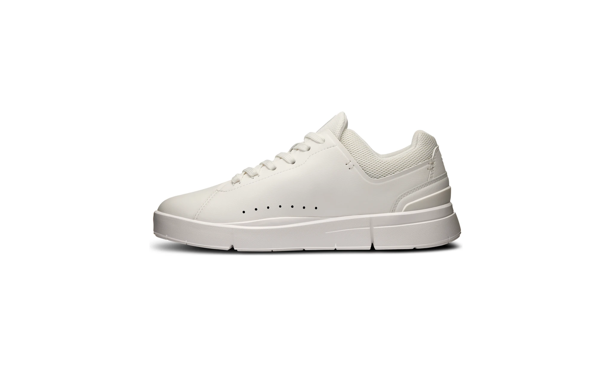 On The Roger Advantage All White (Women's)