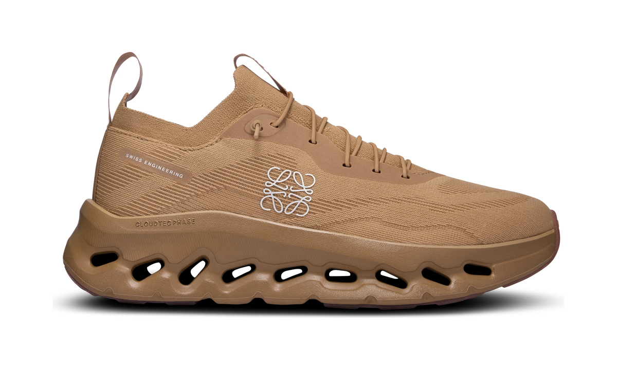 On Running Cloudtilt LOEWE Dark Sand (Women's)