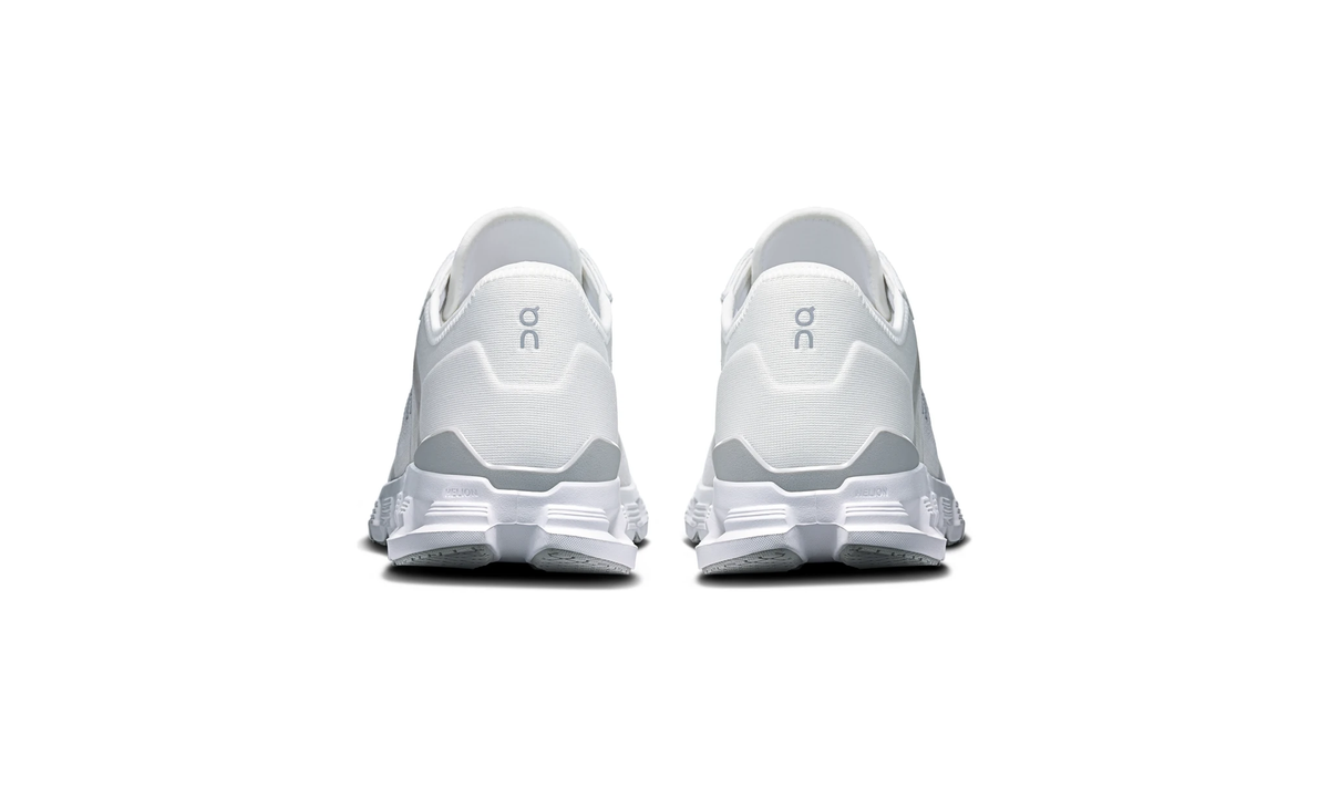ON Cloud X 4 AD 'White Wolf'