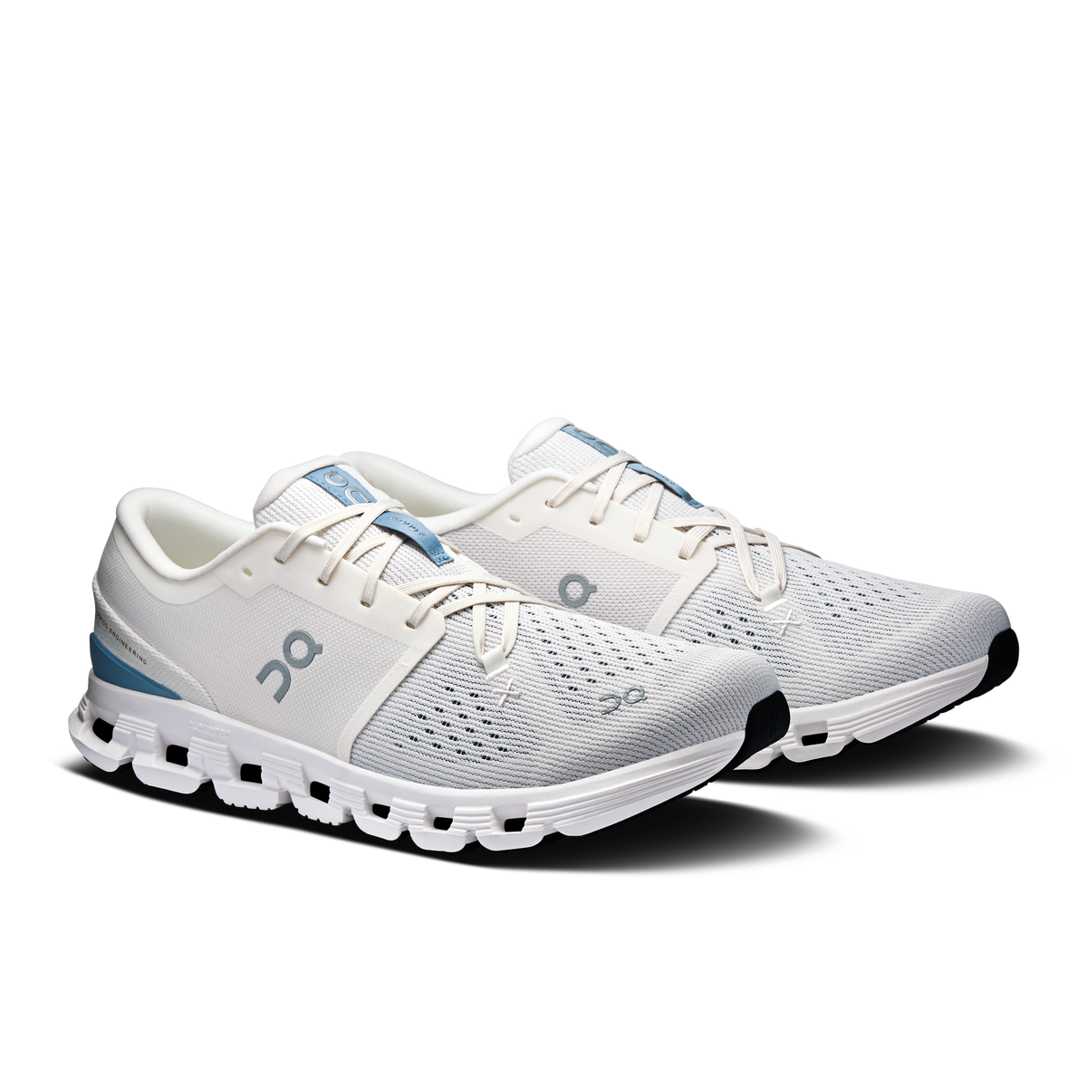 Cloud X 4 M Ivory | Steel