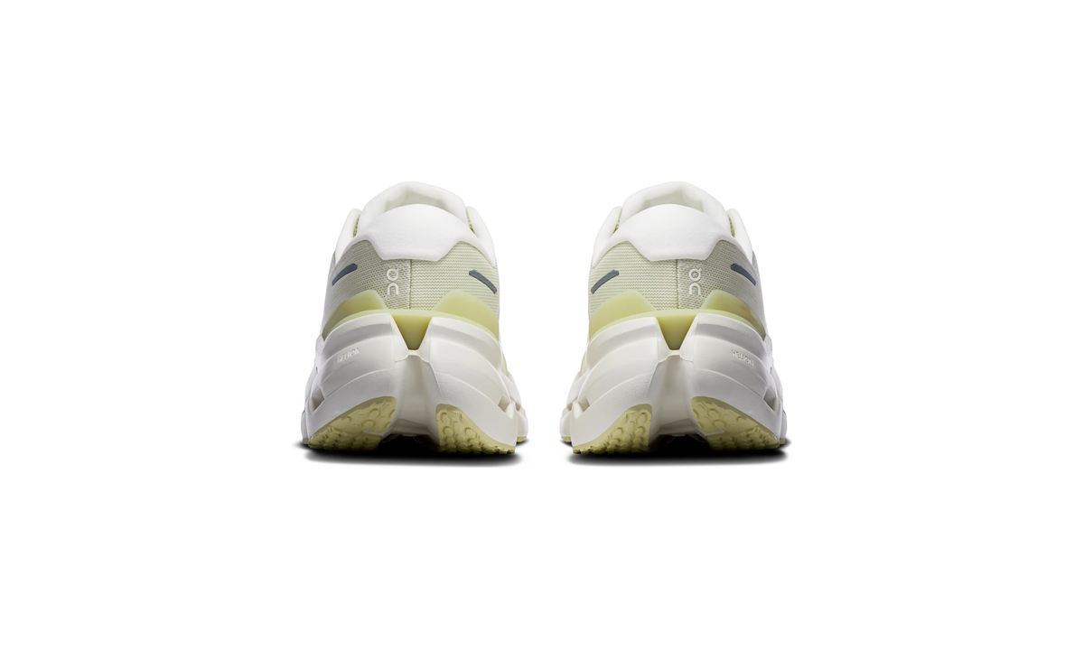 Cloudrunner 3 W Seedling | Ivory