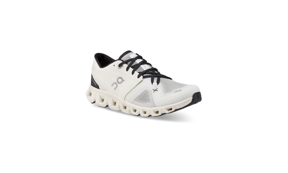On Running Cloud X 3 White Black (Women's)