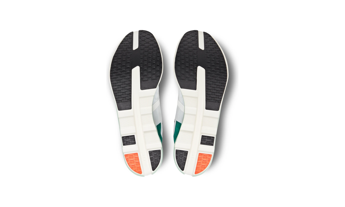 On CloudBoom Echo 3 Undyed White Mint