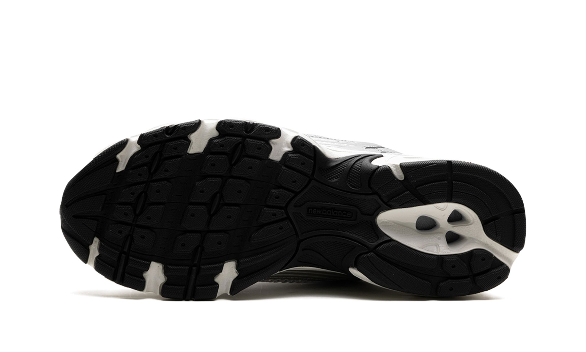 530 'Grey Matter Silver Metallic'