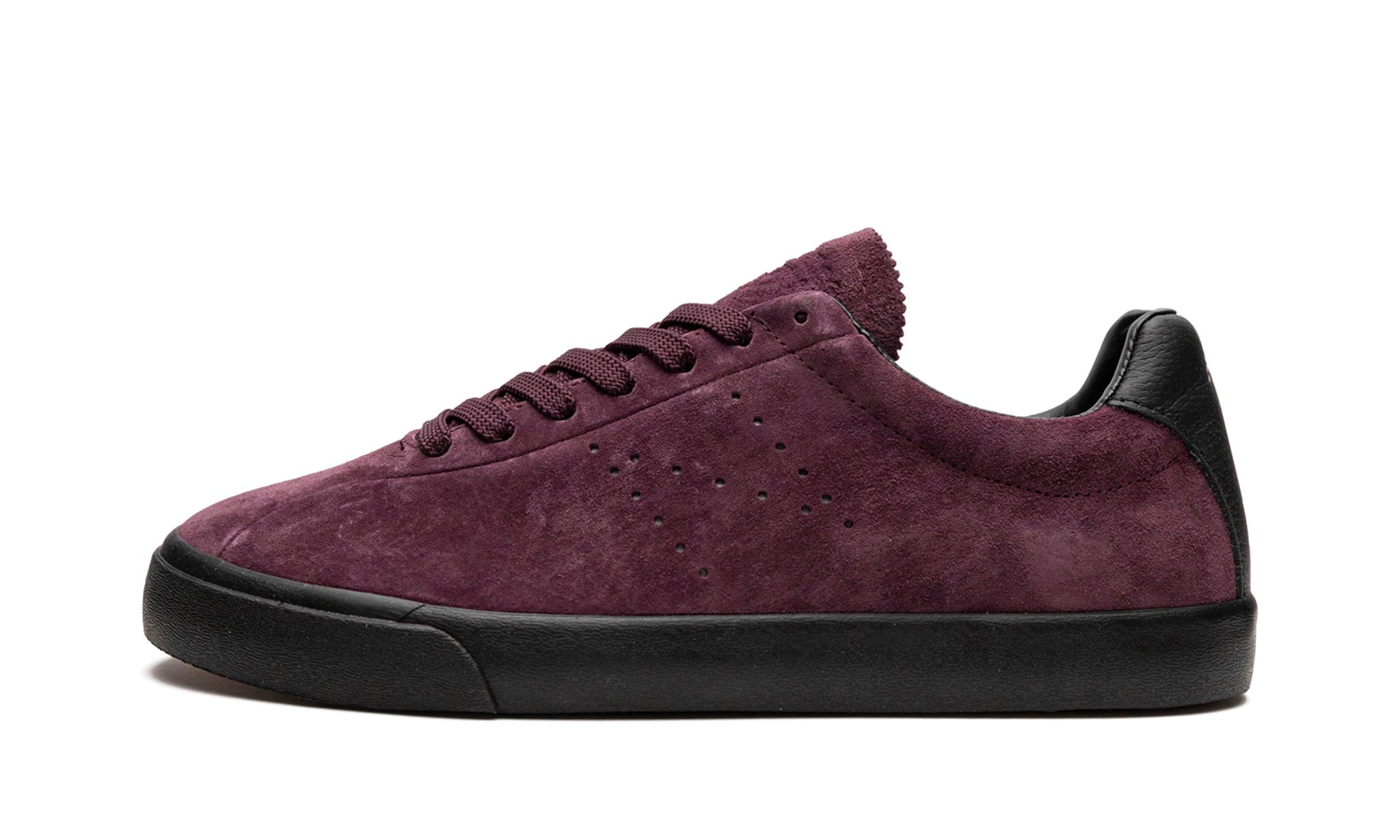 Numeric 22 'Wine Black'