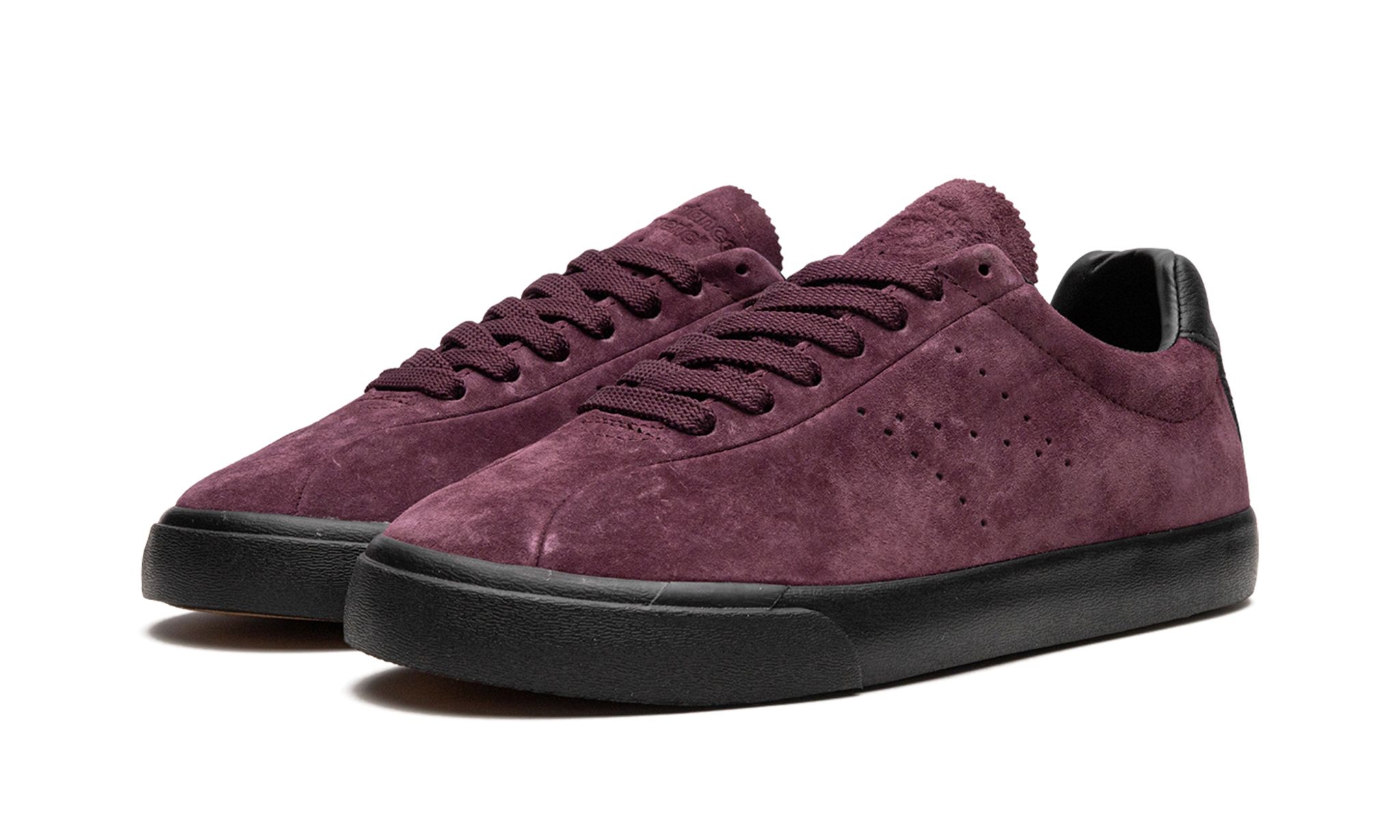 Numeric 22 'Wine Black'