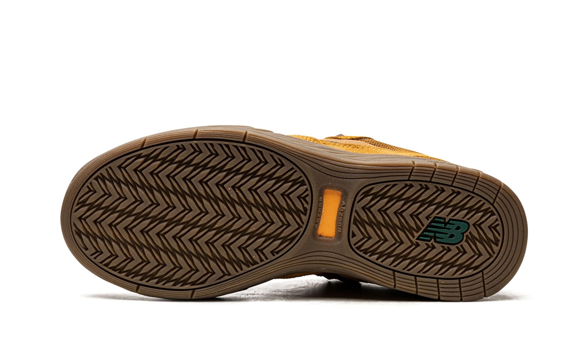Tiago Lemos x Numeric 808 'Wheat Brown'