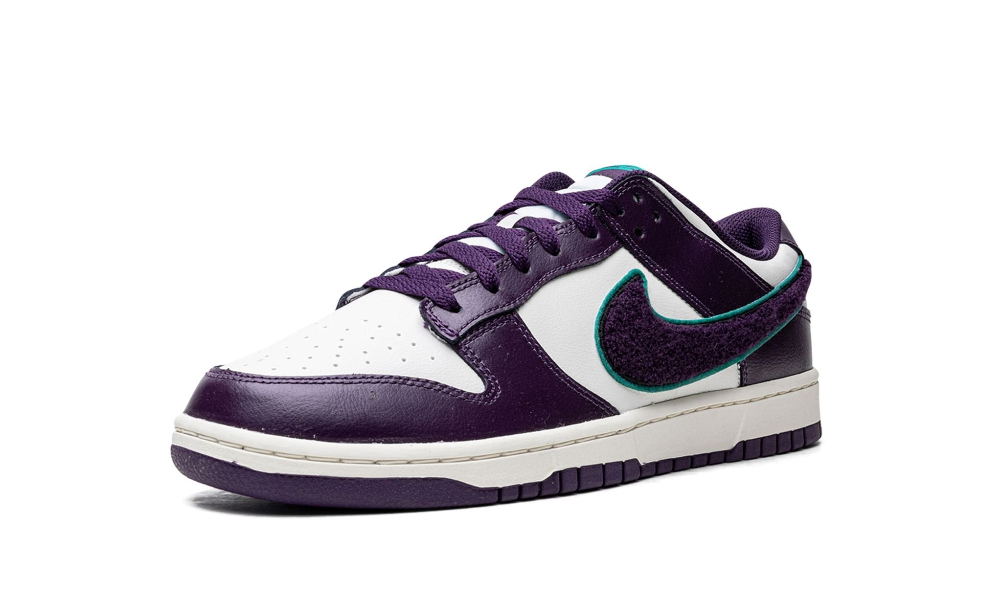 Dunk Low Chenille Swoosh