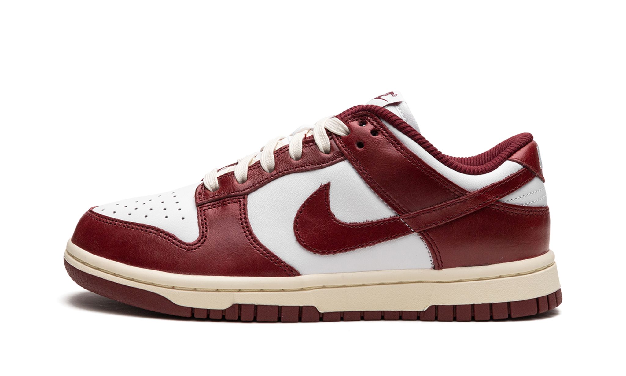 Wmns Dunk Low PRM Vintage Team Red