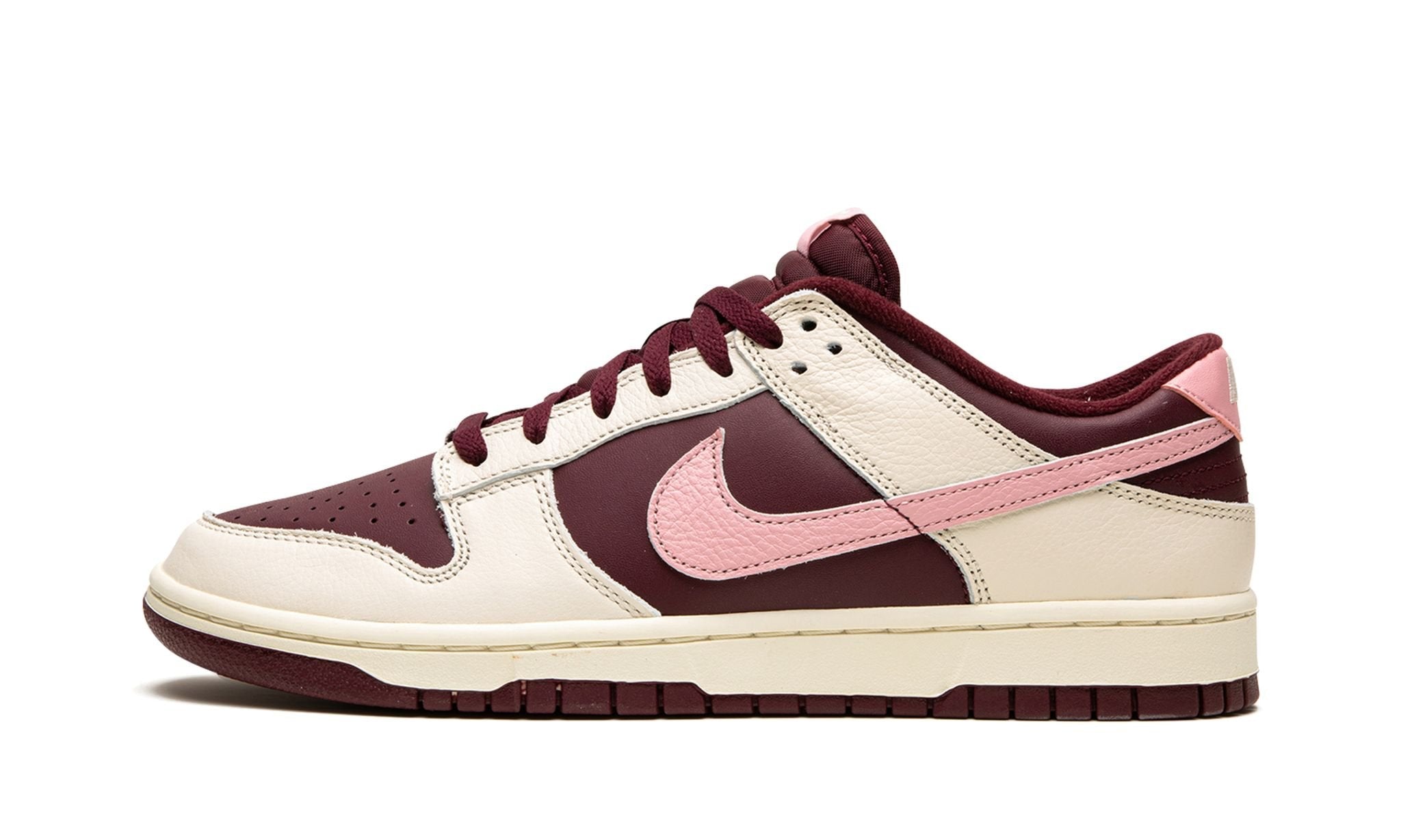 Dunk Low Valentines Day (2023)