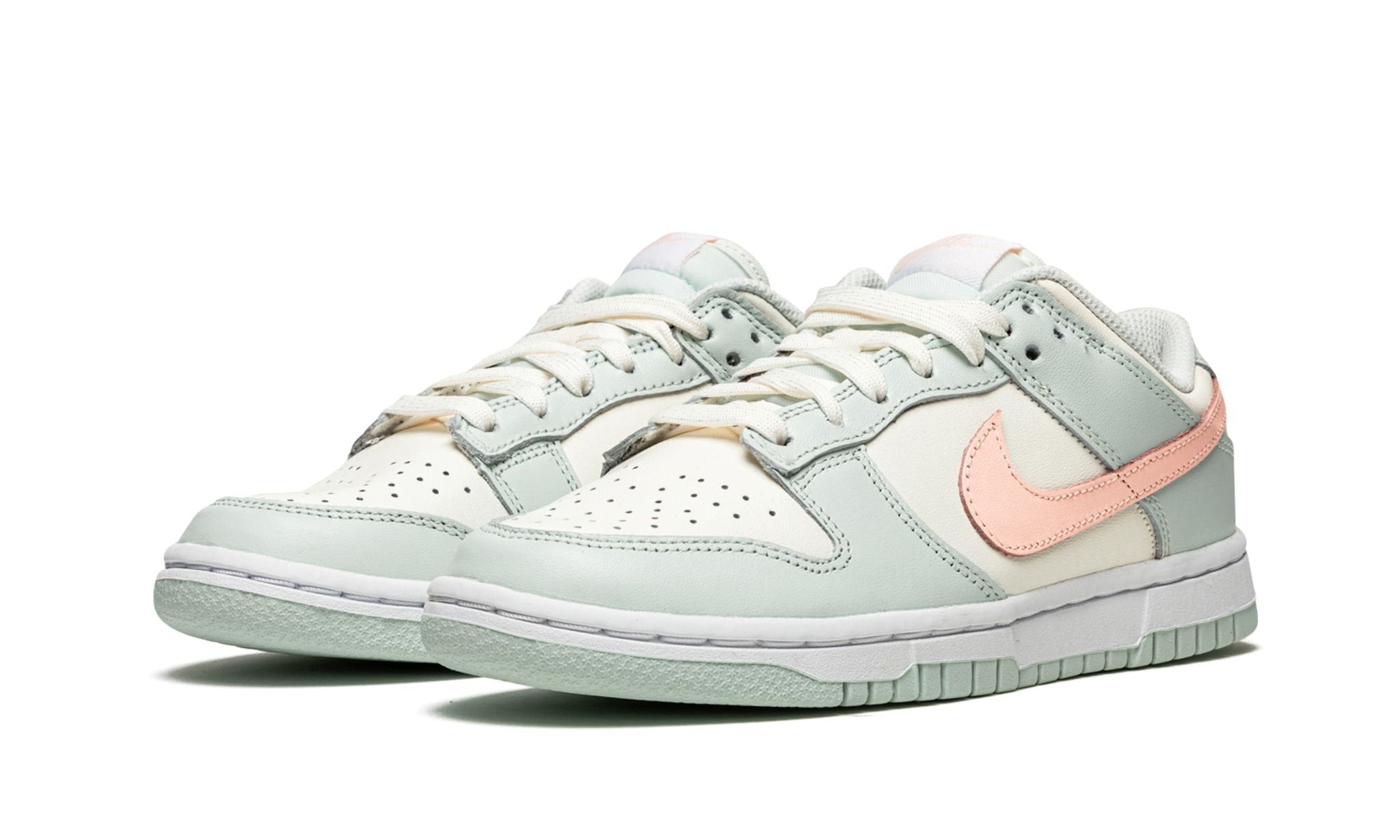 Dunk Low Wmns Barely Green