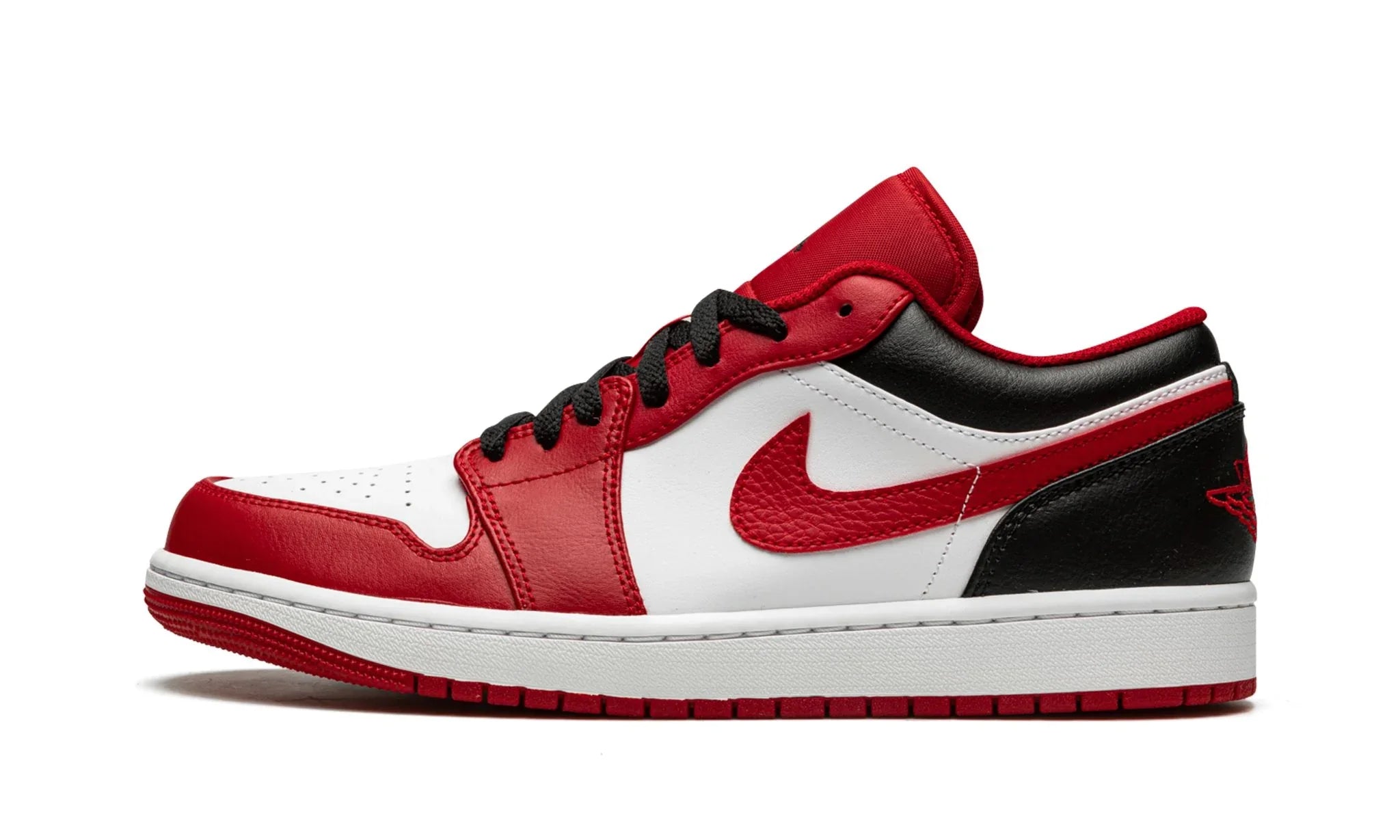 Air Jordan 1 Low Reverse Black Toe Bulls
