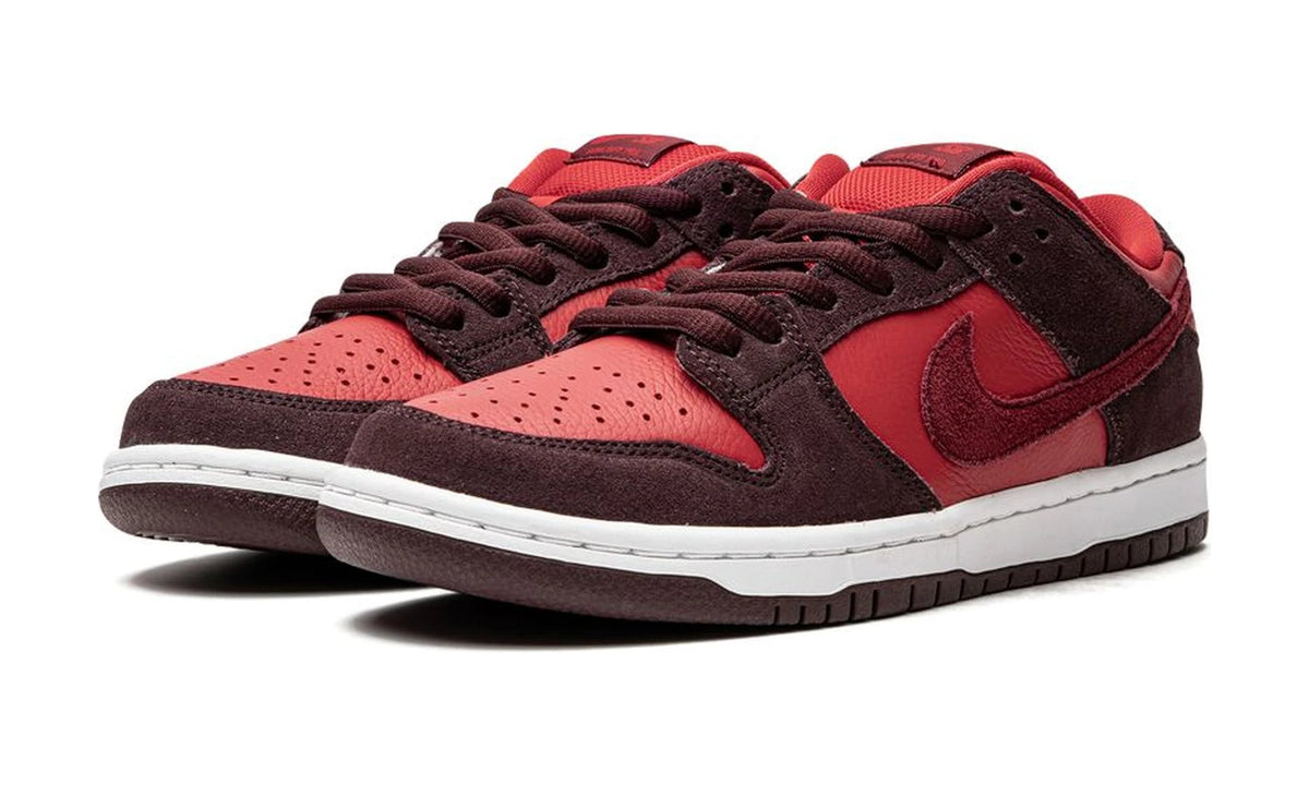 SB Dunk Low Cherry