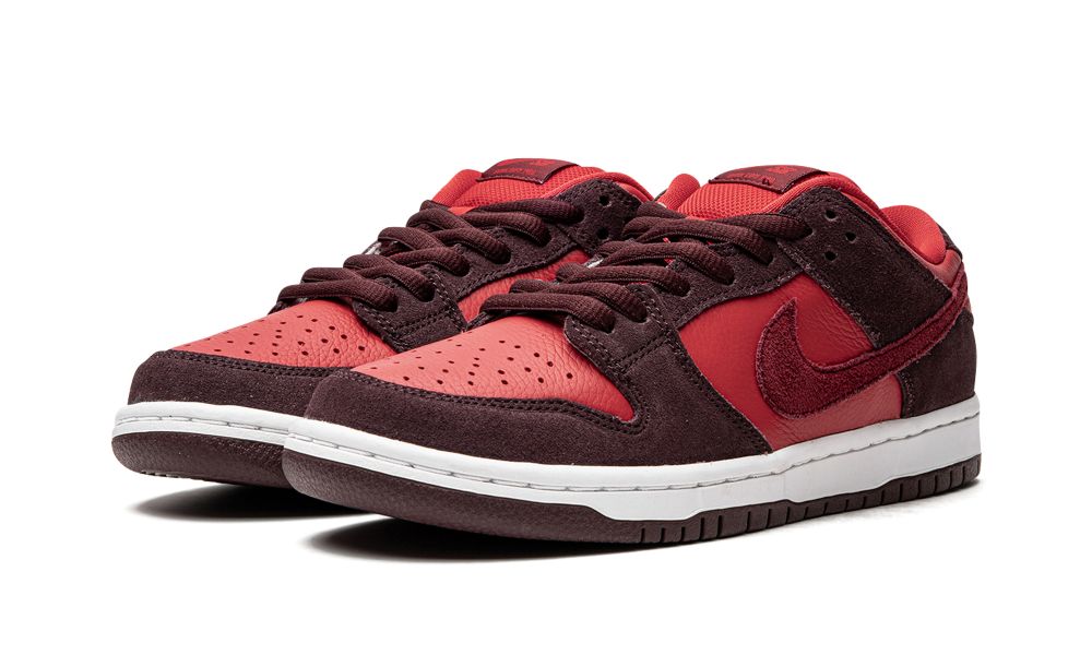 SB Dunk Low Cherry