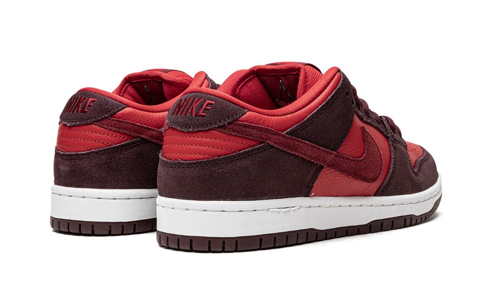 SB Dunk Low Cherry