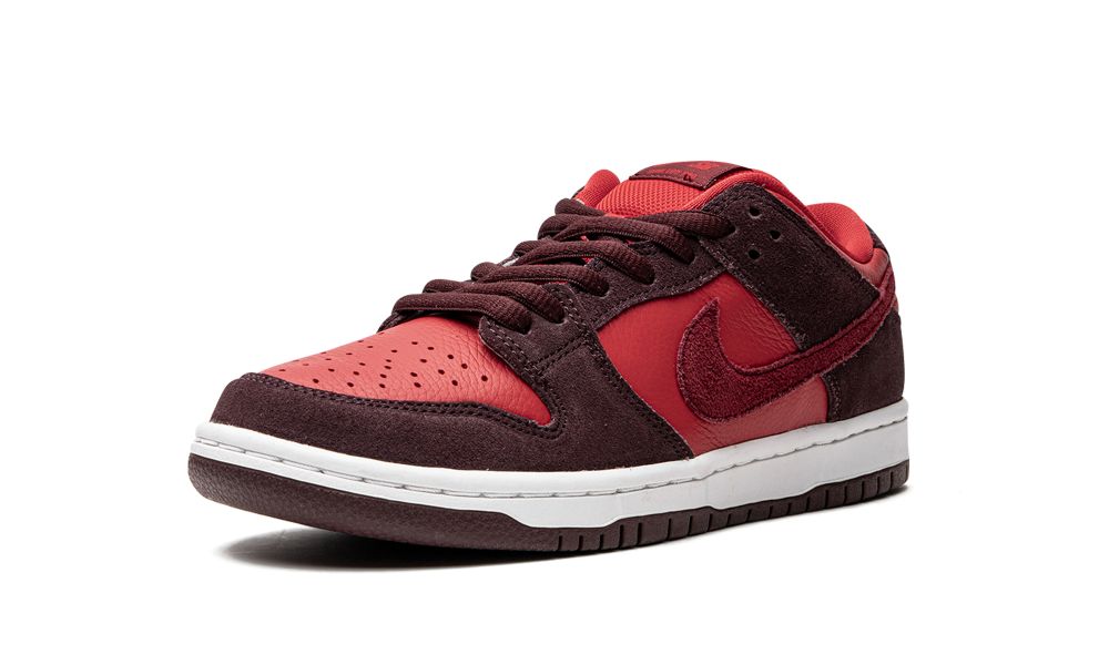 SB Dunk Low Cherry