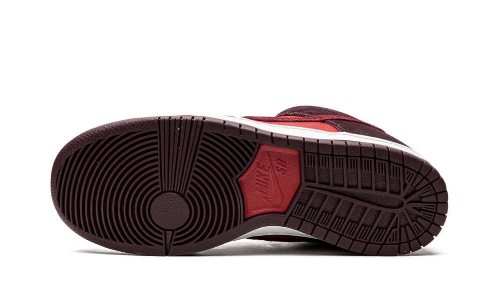 SB Dunk Low Cherry