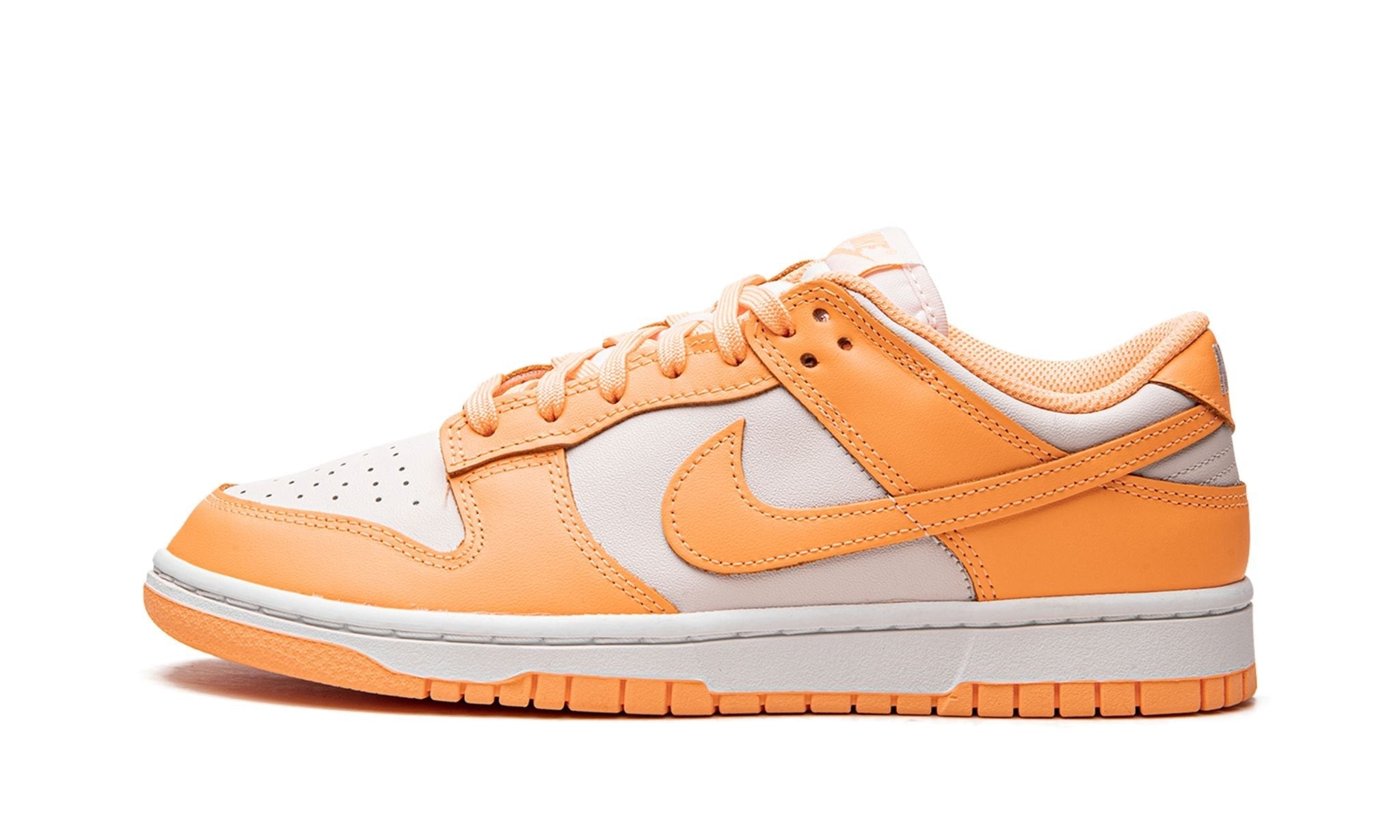 Wmns Dunk Low Peach Cream