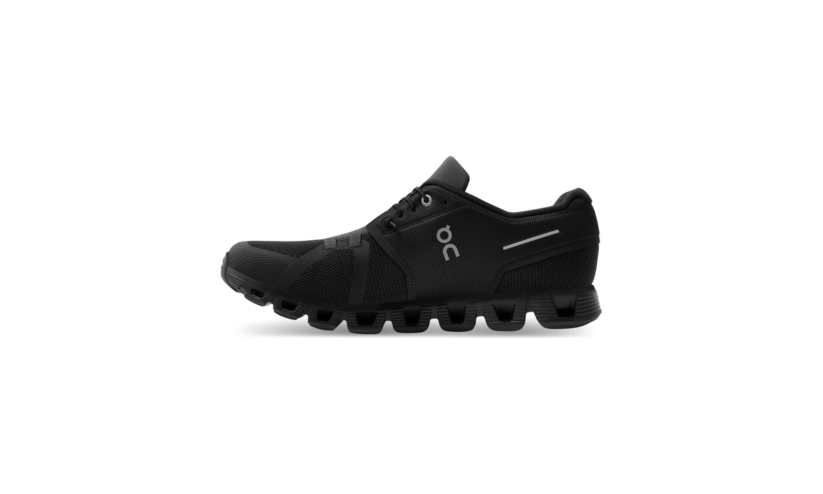 ON Cloud 5 'All Black' - Guerdon Kicks -