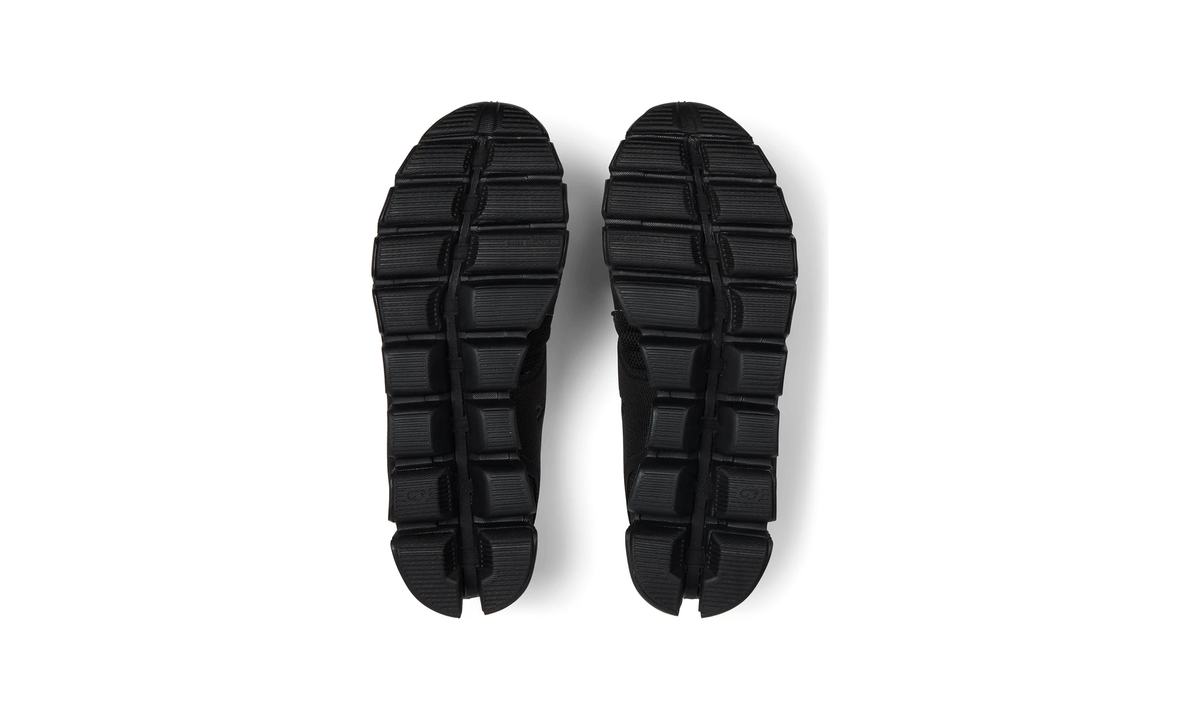 ON Cloud 5 'All Black' - Guerdon Kicks -