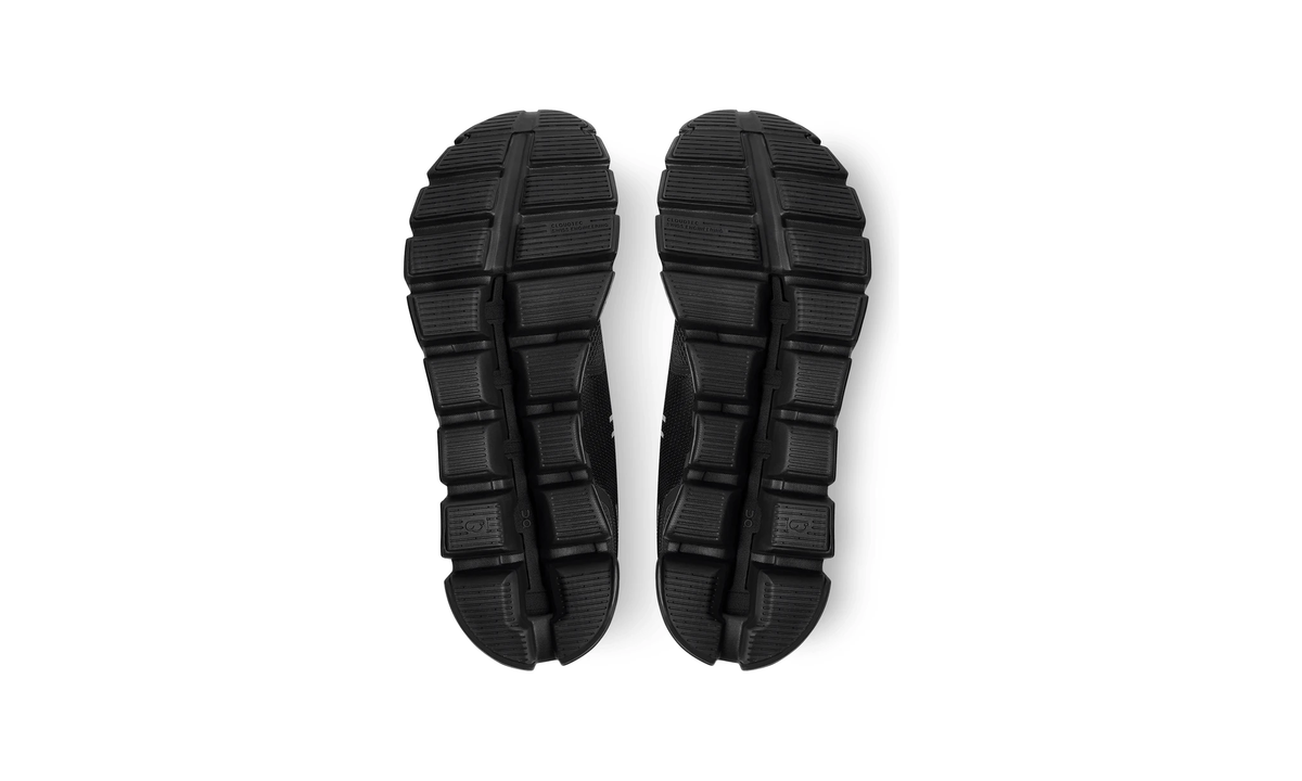 ON Cloud 5 'All Black' - Guerdon Kicks -