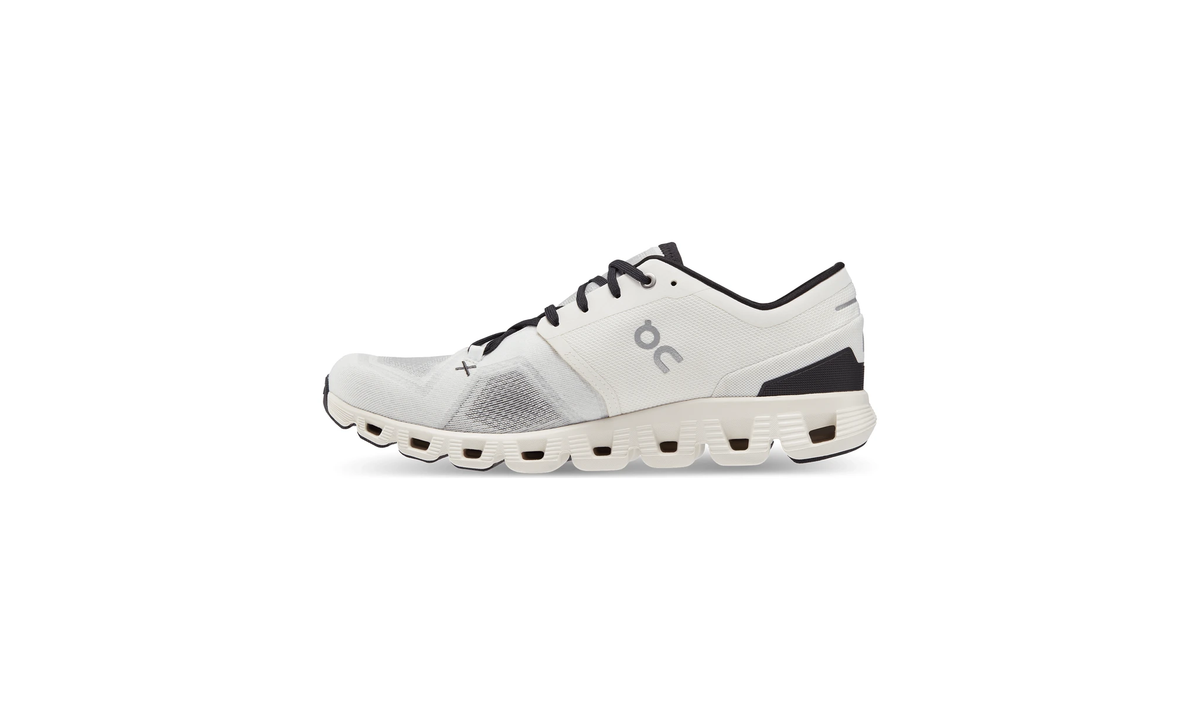 On Running Cloud X 3 Ivory Black - Guerdon Kicks -