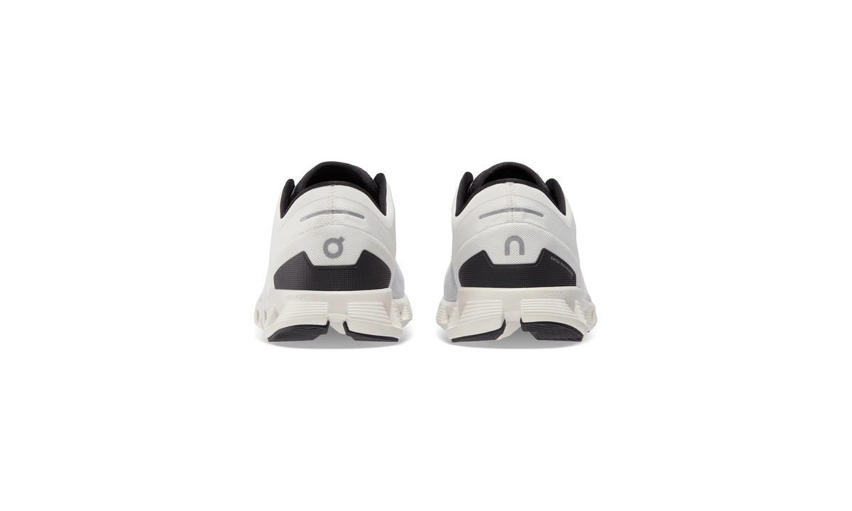 On Running Cloud X 3 Ivory Black - Guerdon Kicks -