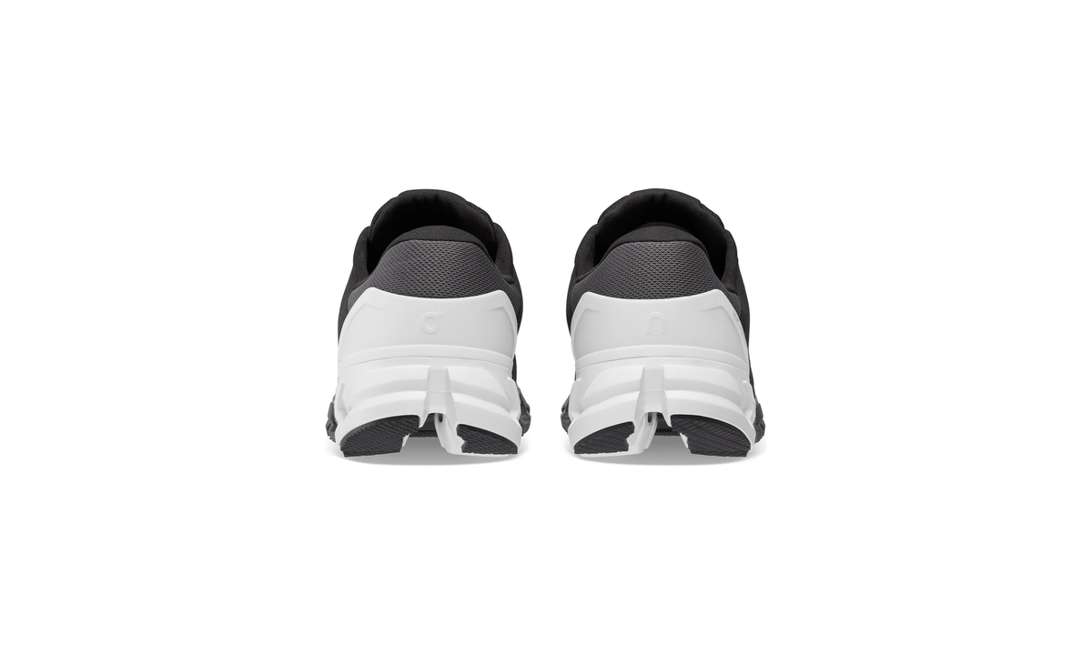 On Running Cloudflyer 4 Black White - Guerdon Kicks -