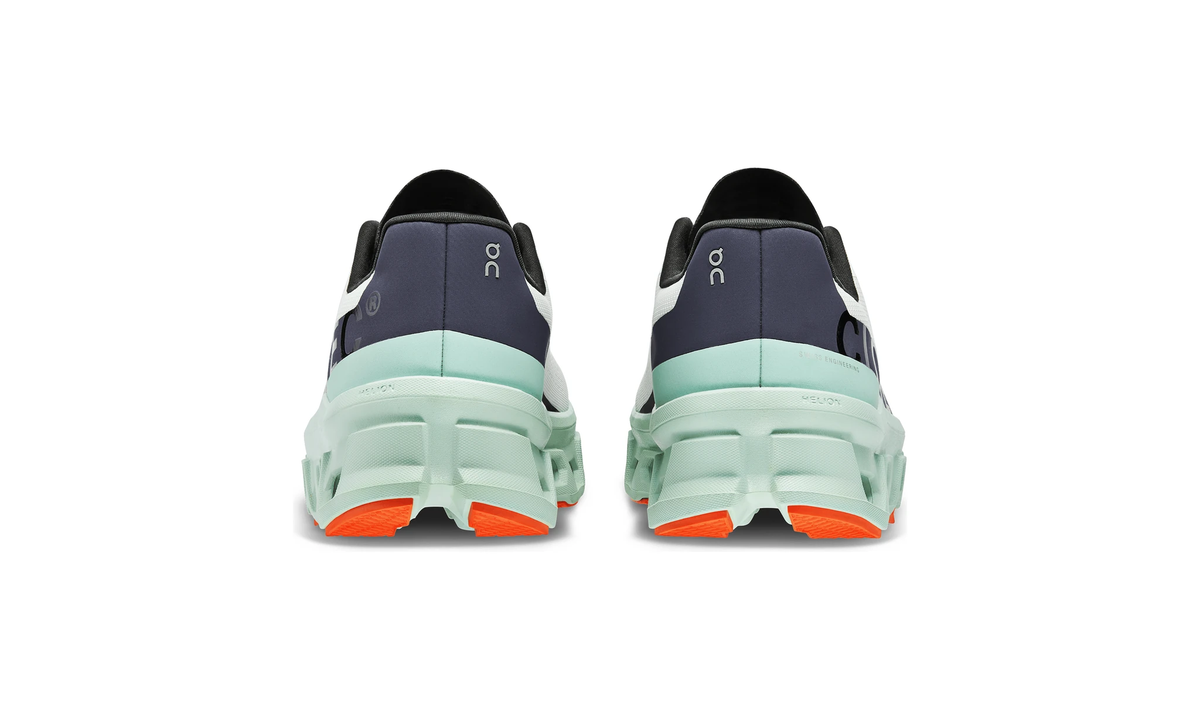 On Running Cloudmonster Undyed White Creek - Guerdon Kicks -