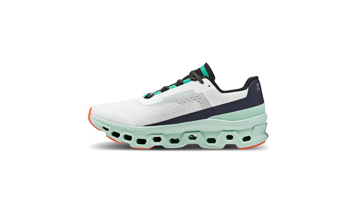 On Running Cloudmonster Undyed White Creek - Guerdon Kicks -