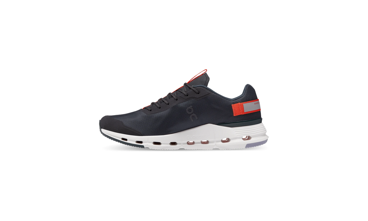 On Running Cloudnova Form Black Flame - Guerdon Kicks -