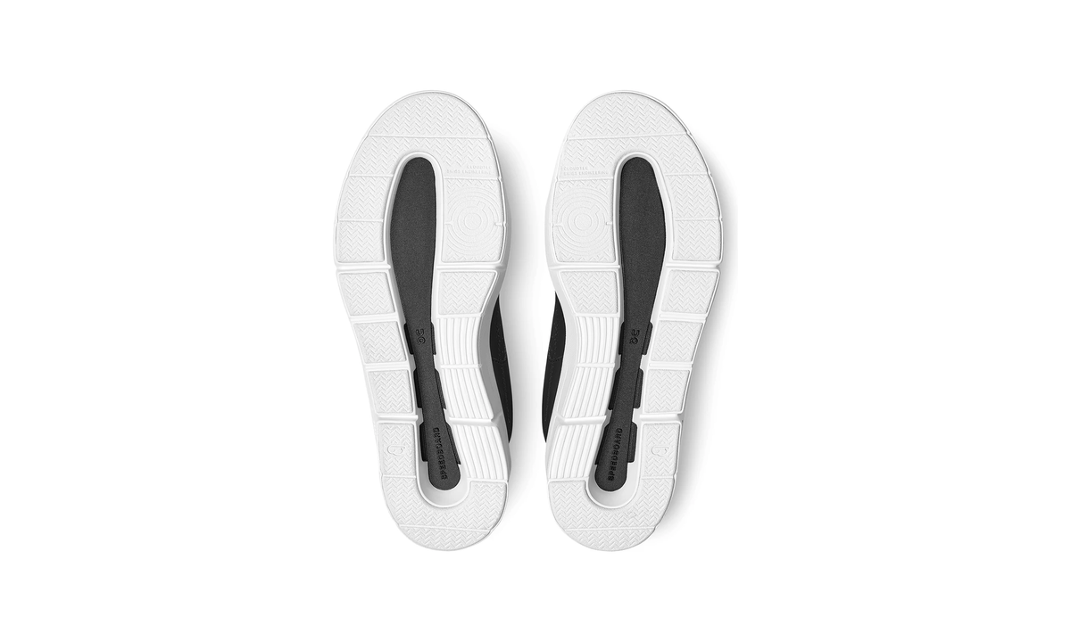 On The Roger Clubhouse Black White (Women's) - Guerdon Kicks -