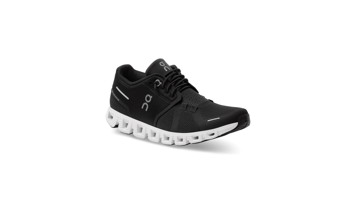 ON Wmns Cloud 5 'Black White' - Guerdon Kicks -