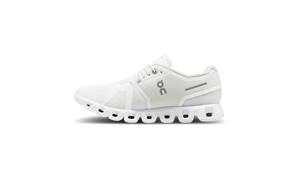 ON Wmns Cloud 5 'White' - Guerdon Kicks -