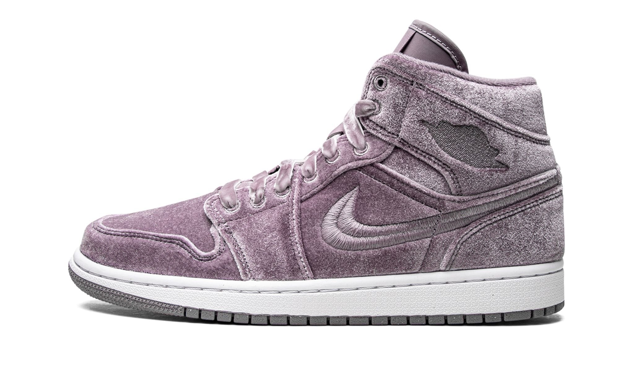 Wmns Air Jordan 1 Mid SE Purple Velvet