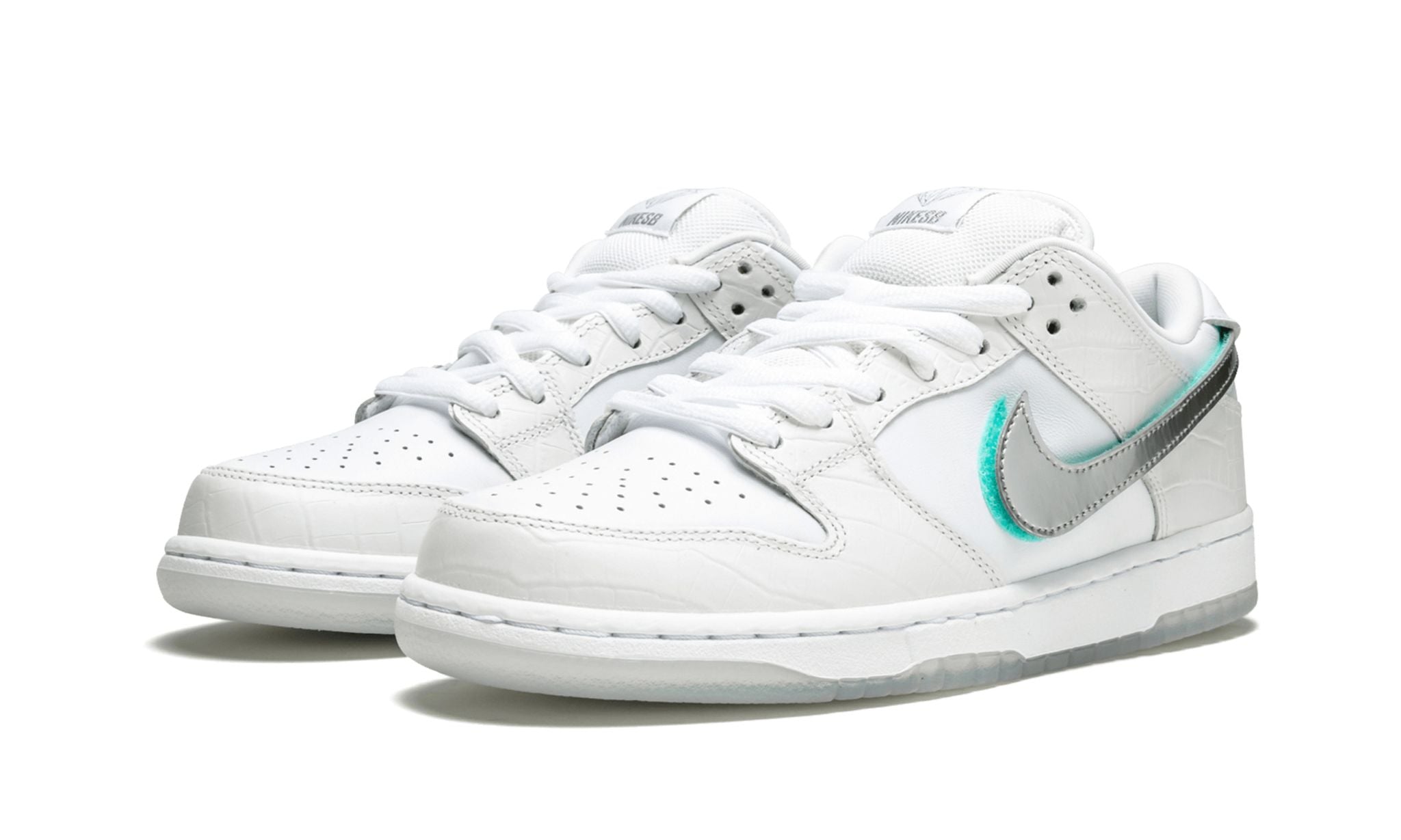 SB Dunk Low Diamond Supply White